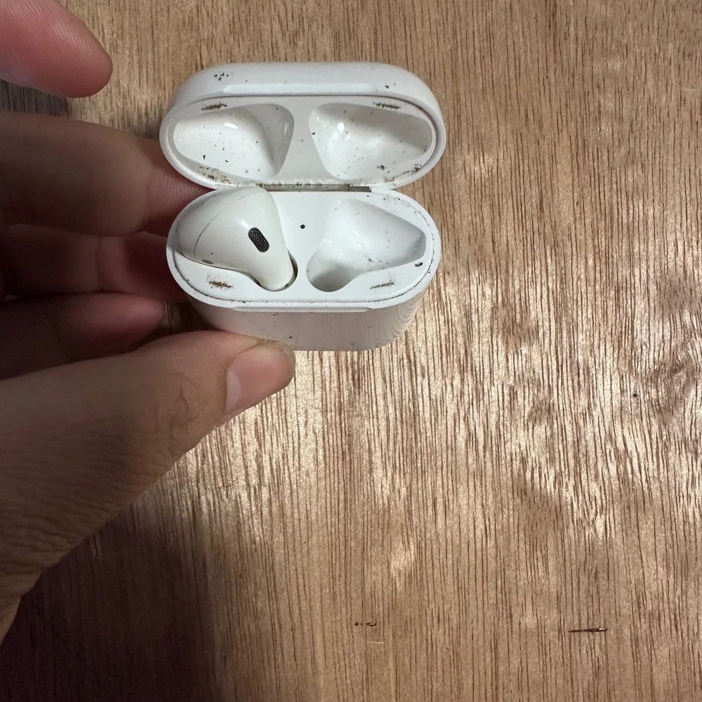 Apple AirPods 2nd Gen Case with Left Earbud White A1602 A2031 Replacement